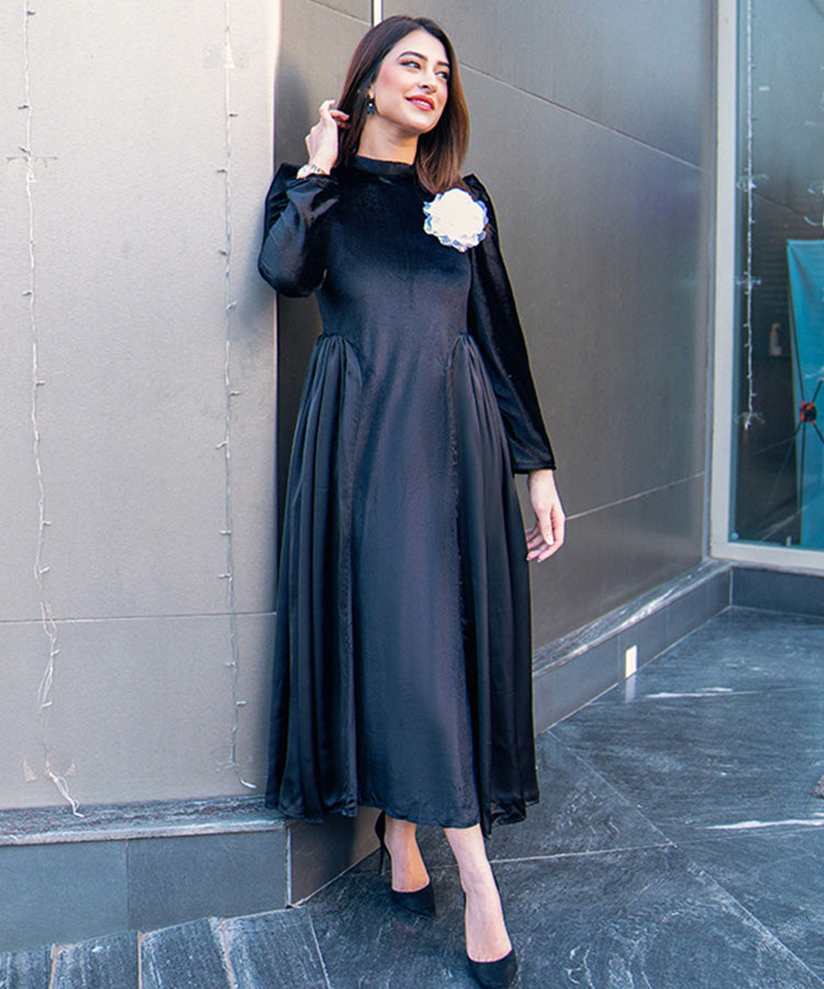 BLACK VELVET DRESS