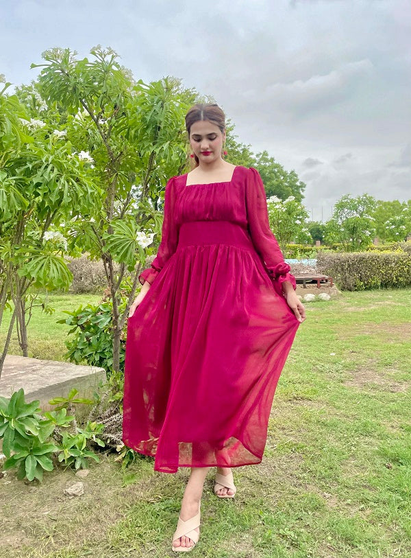 MAROON PLEATED BACK KNOT DRESS