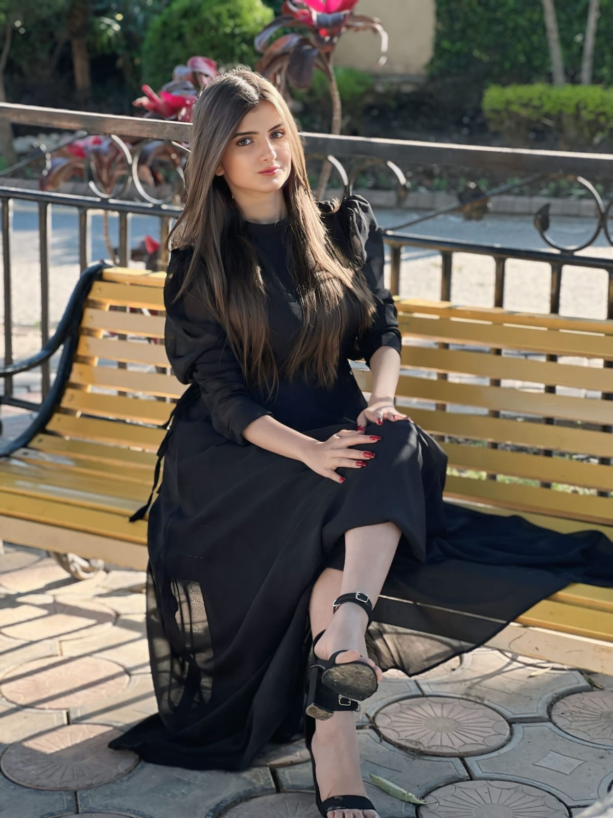 BLACK SIDE KNOT