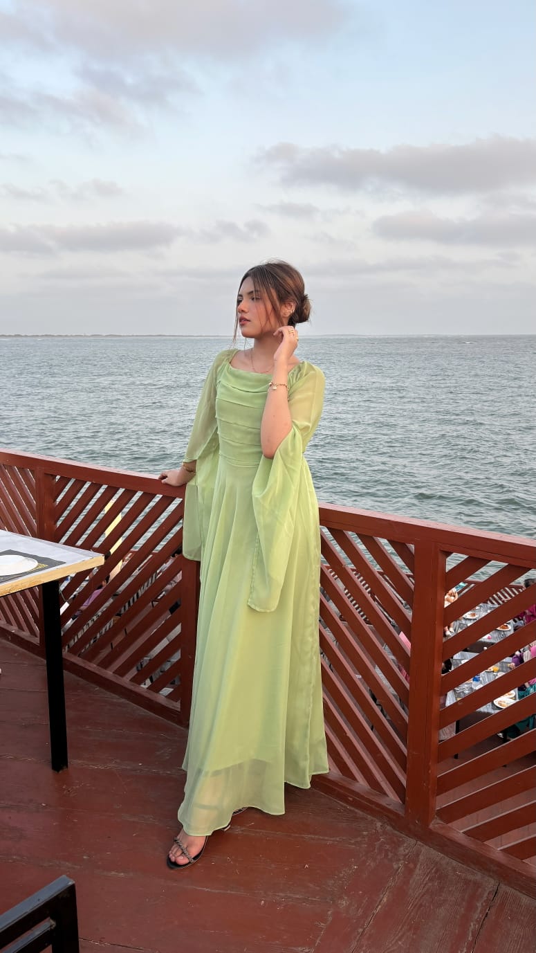 PASTEL GREEN FLIRTY LONG SLEEVES DRESS