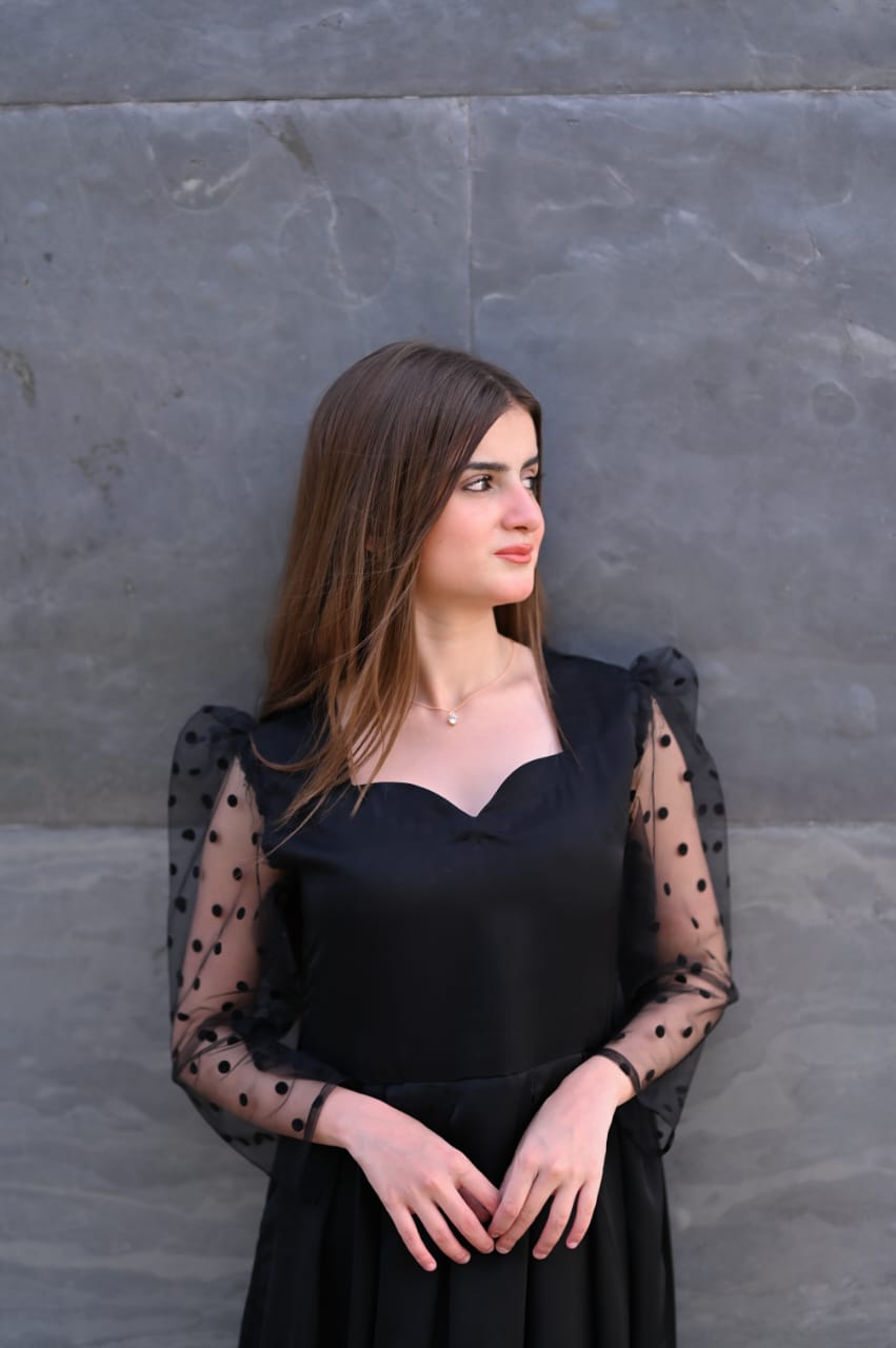 BLACK POLKA DOTS SLEEVES