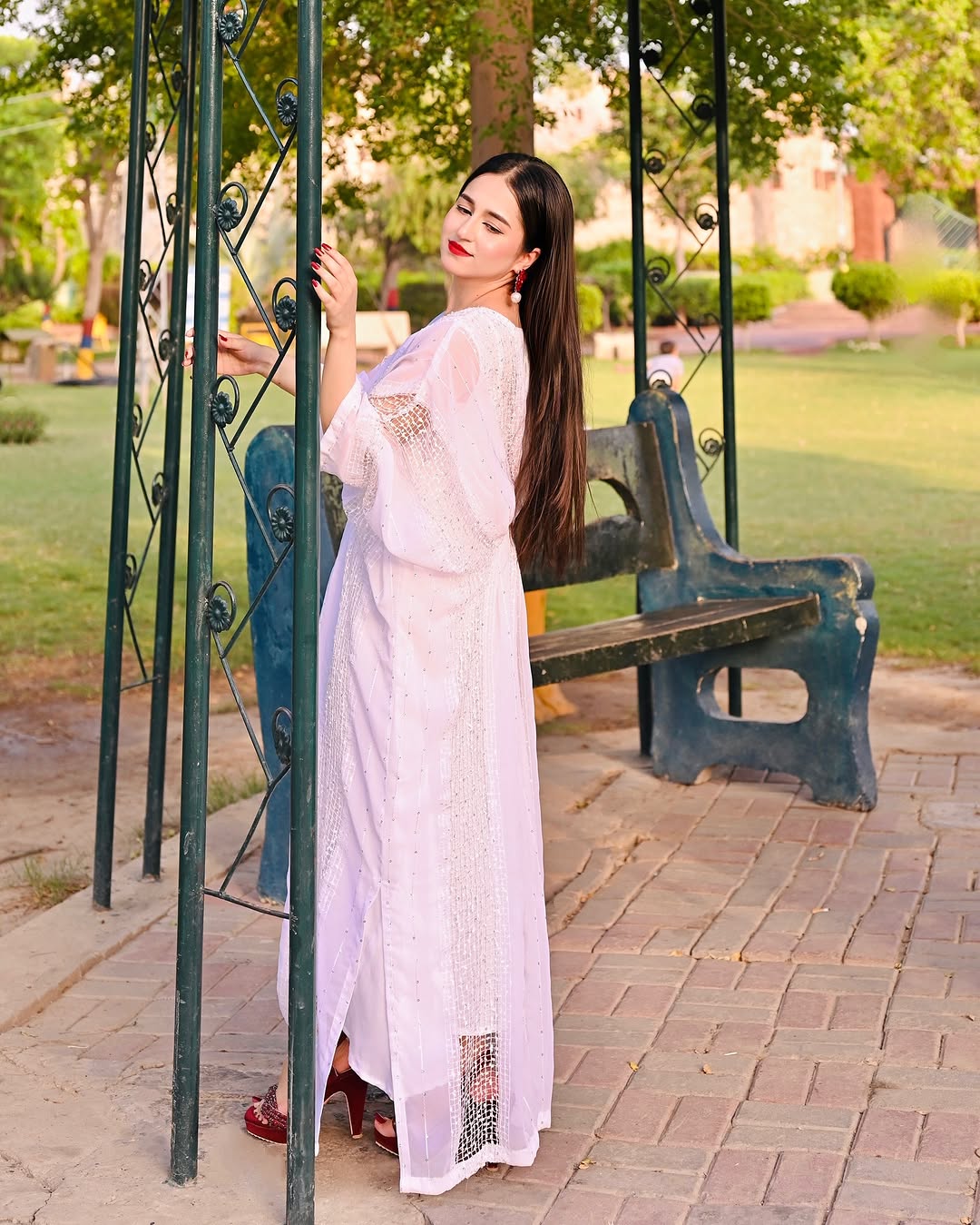 WHITE CUTWORK SEQUENCE KAFTAN